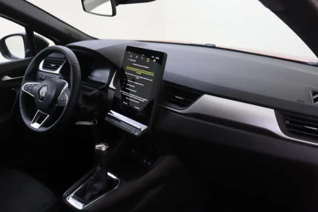 Renault Captur (2025) thumbnail 5