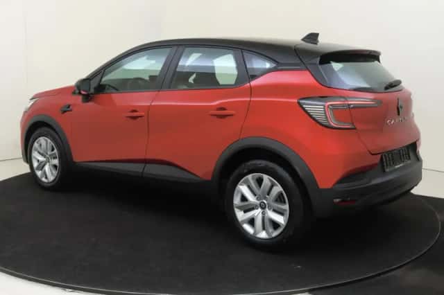 Renault Captur (2025) thumbnail 3