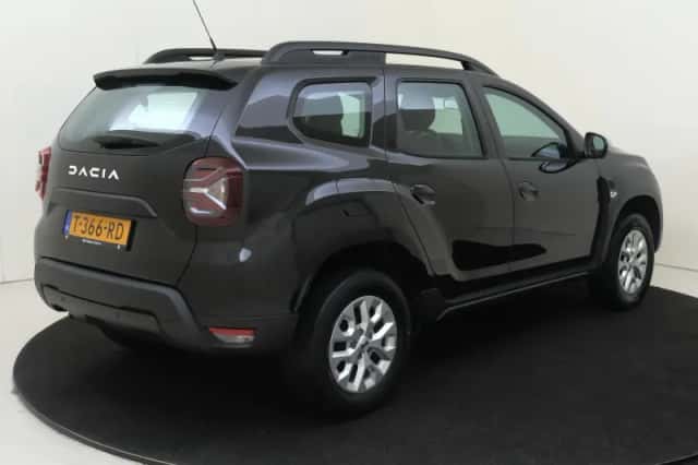Dacia Duster (2023) thumbnail 4