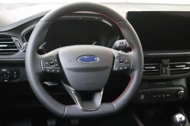 Ford Focus (2024) thumbnail 12