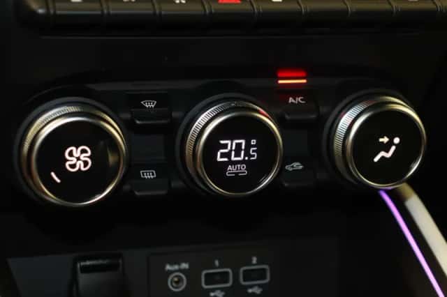 Renault Clio (2022) thumbnail 21
