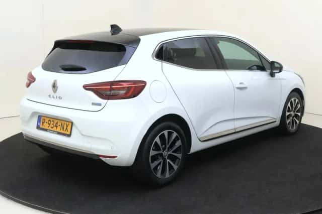Renault Clio (2022) thumbnail 4