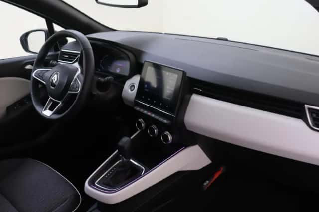 Renault Clio (2022) thumbnail 5