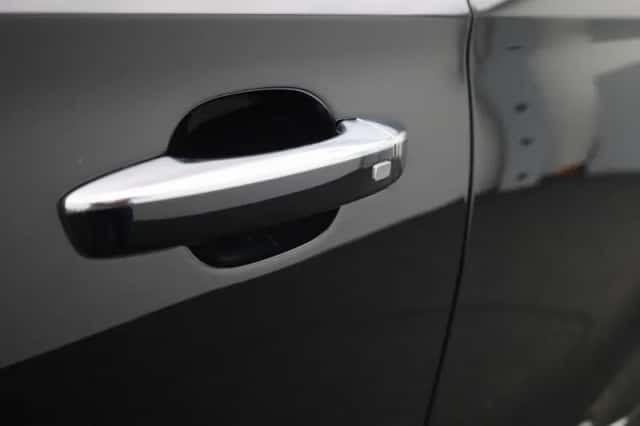 MG ZS (2023) thumbnail 14