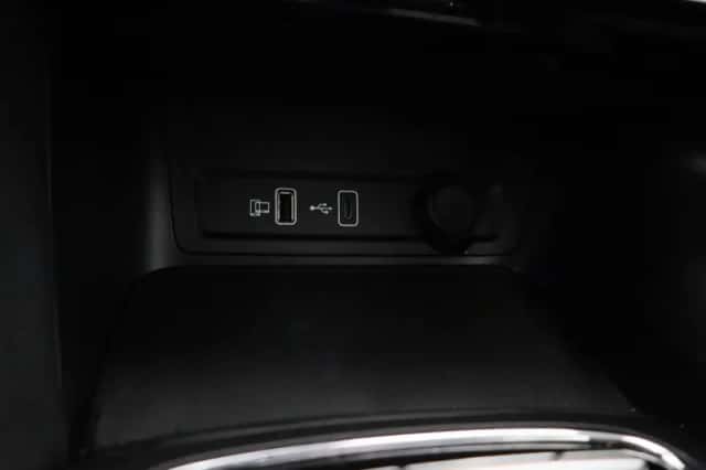MG ZS (2023) thumbnail 26