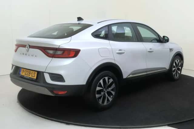 Renault Arkana (2021) thumbnail 4