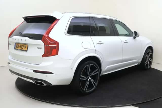 Volvo XC90 (2016) thumbnail 4