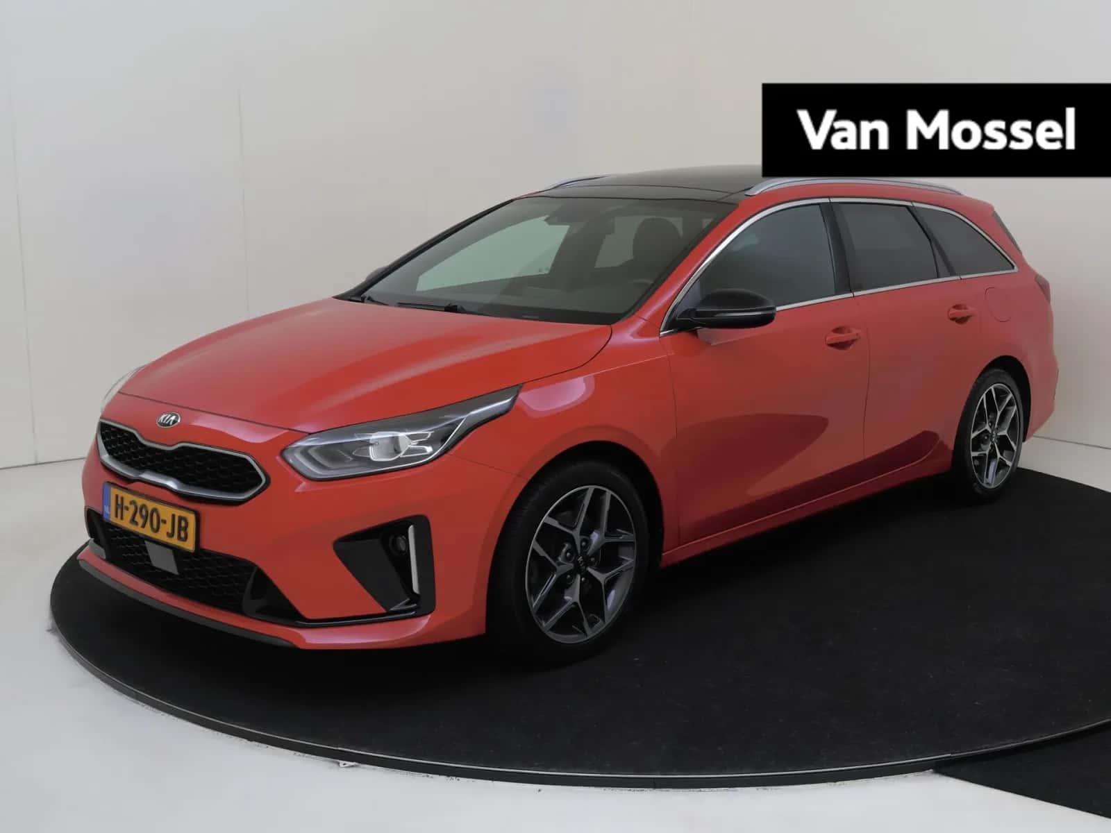 Kia Ceed Sportswagon (2020) — foto 1