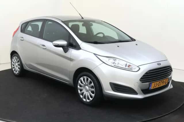 Ford Fiesta (2016) thumbnail 2