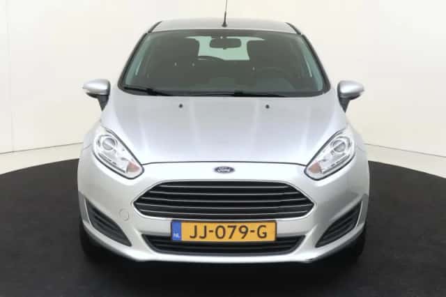 Ford Fiesta (2016) thumbnail 6
