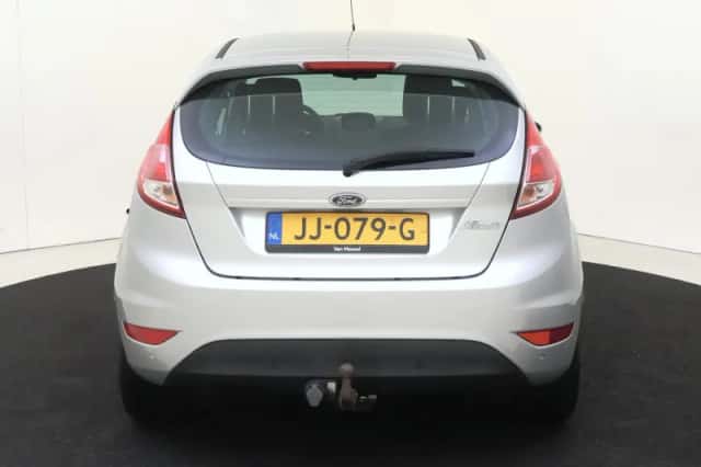 Ford Fiesta (2016) thumbnail 7