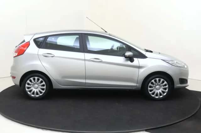 Ford Fiesta (2016) thumbnail 9
