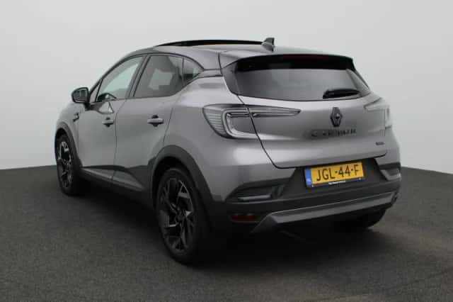 Renault Captur (2025) thumbnail 2