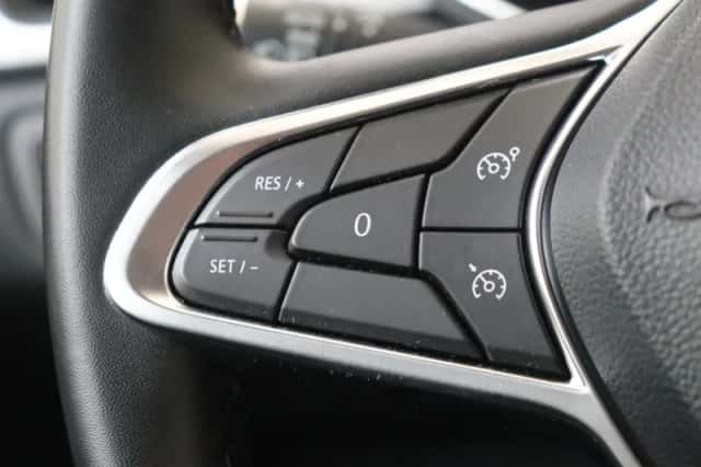Renault Captur (2021) thumbnail 17