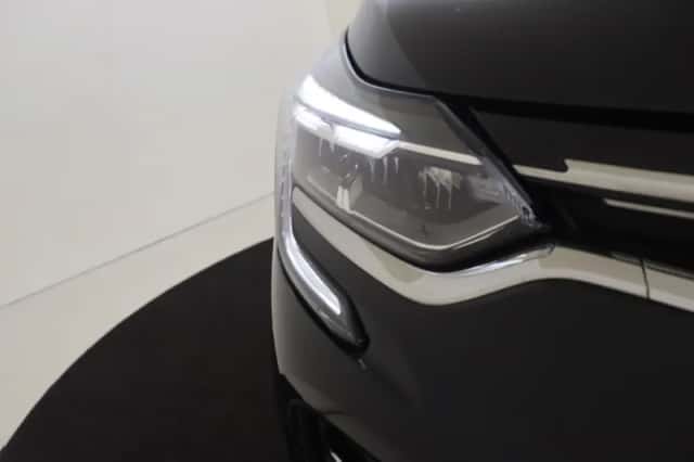 Renault Captur (2021) thumbnail 10