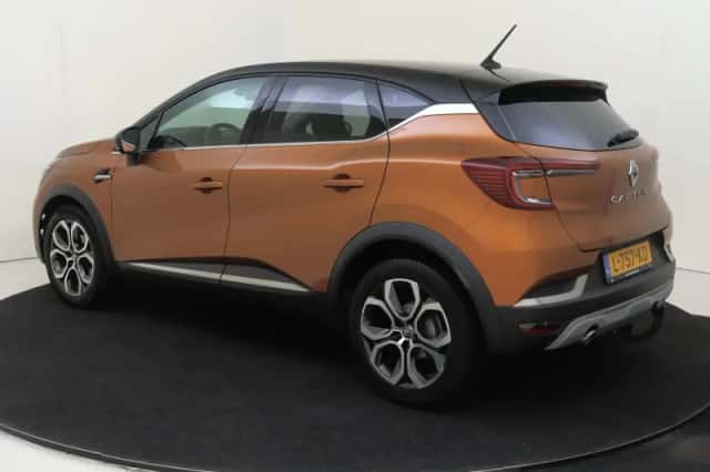 Renault Captur (2021) thumbnail 3