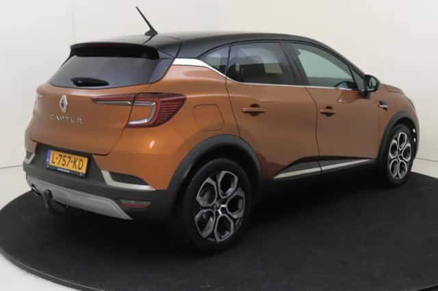 Renault Captur (2021) thumbnail 4