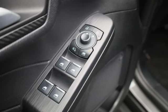 Ford Kuga (2025) thumbnail 31