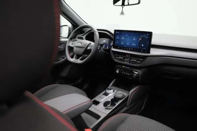 Ford Kuga (2025) thumbnail 39
