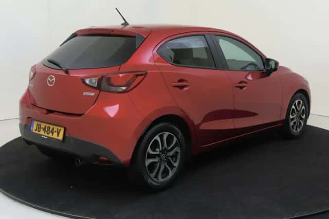 Mazda 2 (2016) thumbnail 4