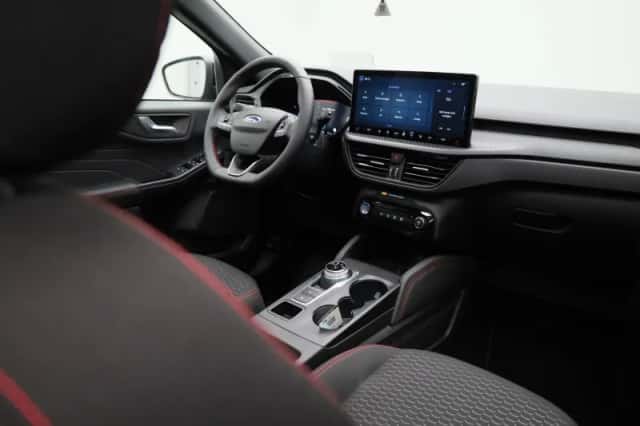 Ford Kuga (2025) thumbnail 39