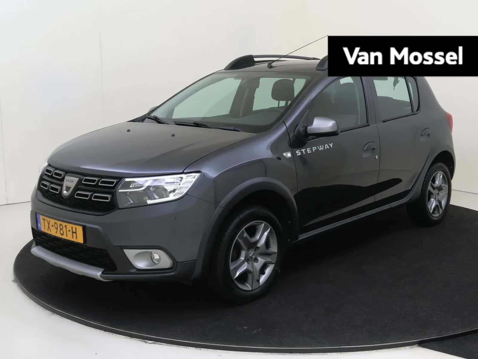 Dacia Sandero Stepway (2018) — foto 1
