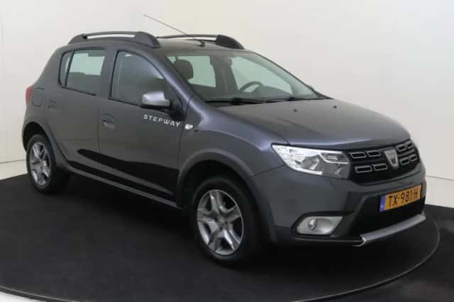 Dacia Sandero Stepway (2018) thumbnail 2