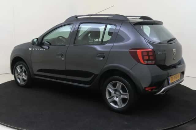 Dacia Sandero Stepway (2018) thumbnail 3