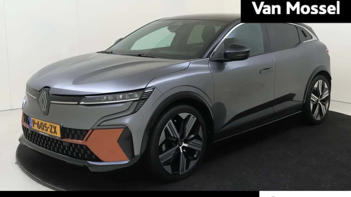 Renault Mégane E-Tech (2022) — foto 1