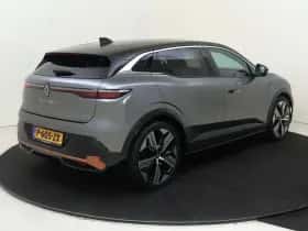 Renault Mégane E-Tech (2022) thumbnail 4