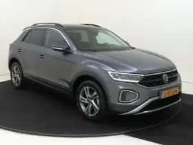 Volkswagen T-Roc (2023) thumbnail 2