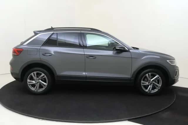 Volkswagen T-Roc (2023) thumbnail 9