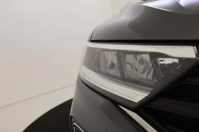 Volkswagen T-Roc (2023) thumbnail 10