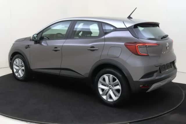 Renault Captur (2021) thumbnail 3