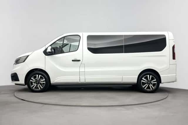 Renault Trafic (2024) thumbnail 3