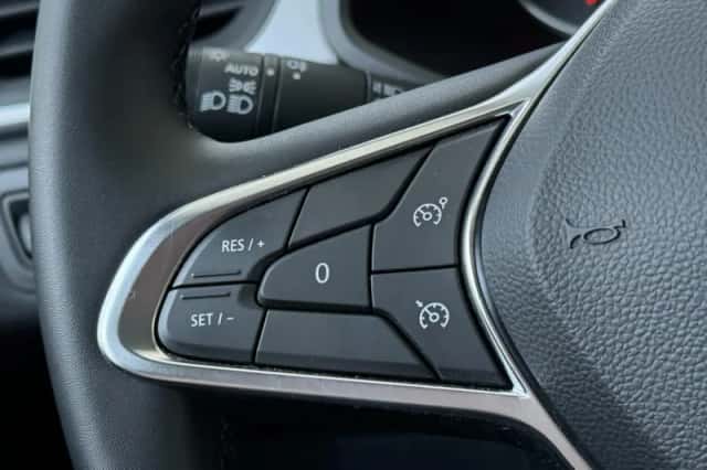 Renault Captur (2022) thumbnail 14
