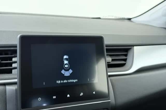 Renault Captur (2022) thumbnail 19