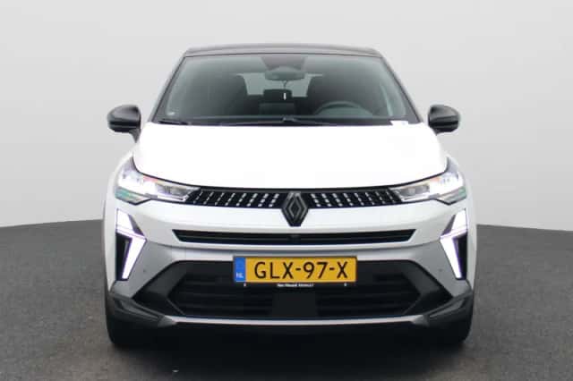 Renault Captur (2024) thumbnail 3