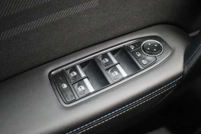 Renault Captur (2024) thumbnail 24