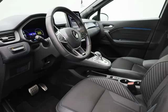 Renault Captur (2024) thumbnail 31