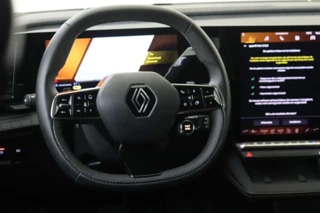 Renault Mégane E-Tech (2025) thumbnail 12