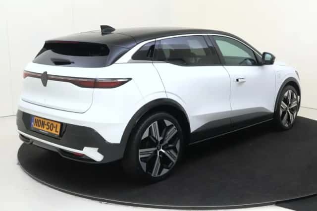 Renault Mégane E-Tech (2025) thumbnail 4