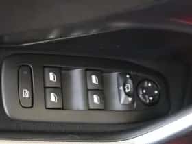 Peugeot 2008 (2019) thumbnail 27