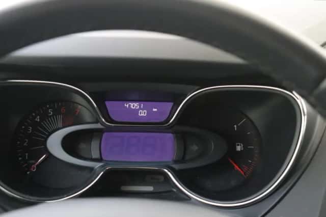 Renault Captur (2016) thumbnail 12