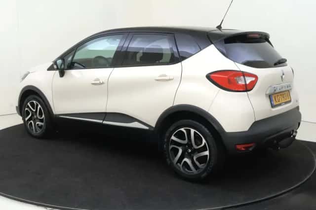 Renault Captur (2016) thumbnail 3