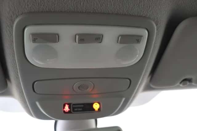 Renault Captur (2016) thumbnail 21