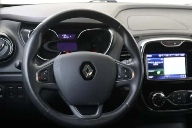 Renault Captur (2016) thumbnail 10