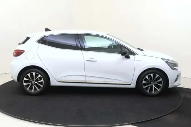 Renault Clio (2022) thumbnail 9