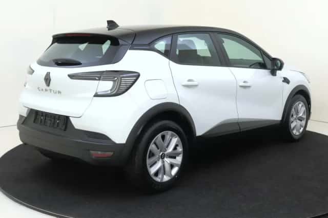 Renault Captur (2025) thumbnail 4
