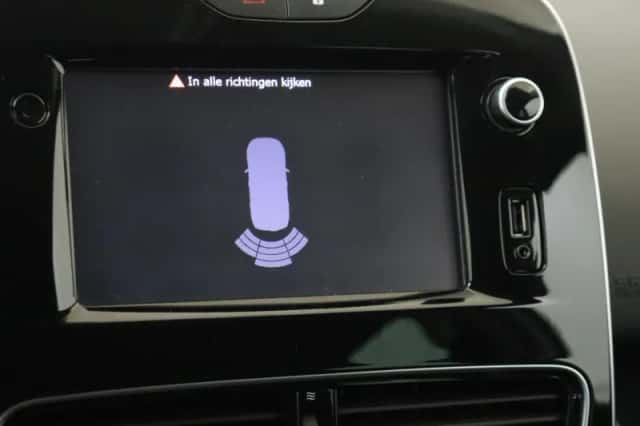 Renault Clio (2017) thumbnail 18